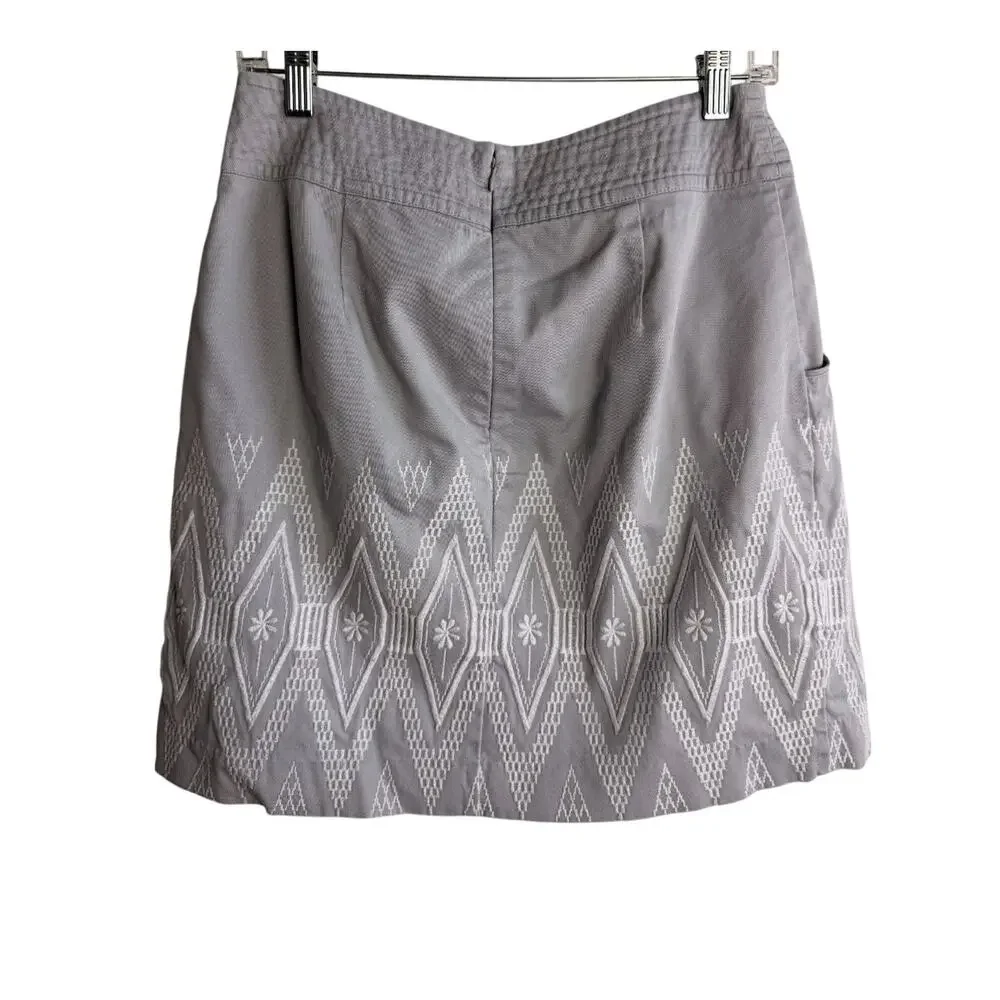 Banana Republic Gray Embroidered Mini Skirt Cotton Lined Pockets Size 4
